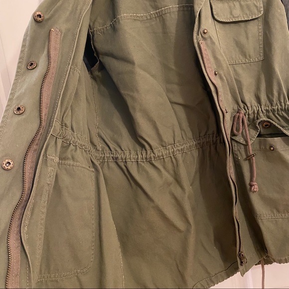 “Out of this world” jacket with pleather sleeves - Picture 4 of 6